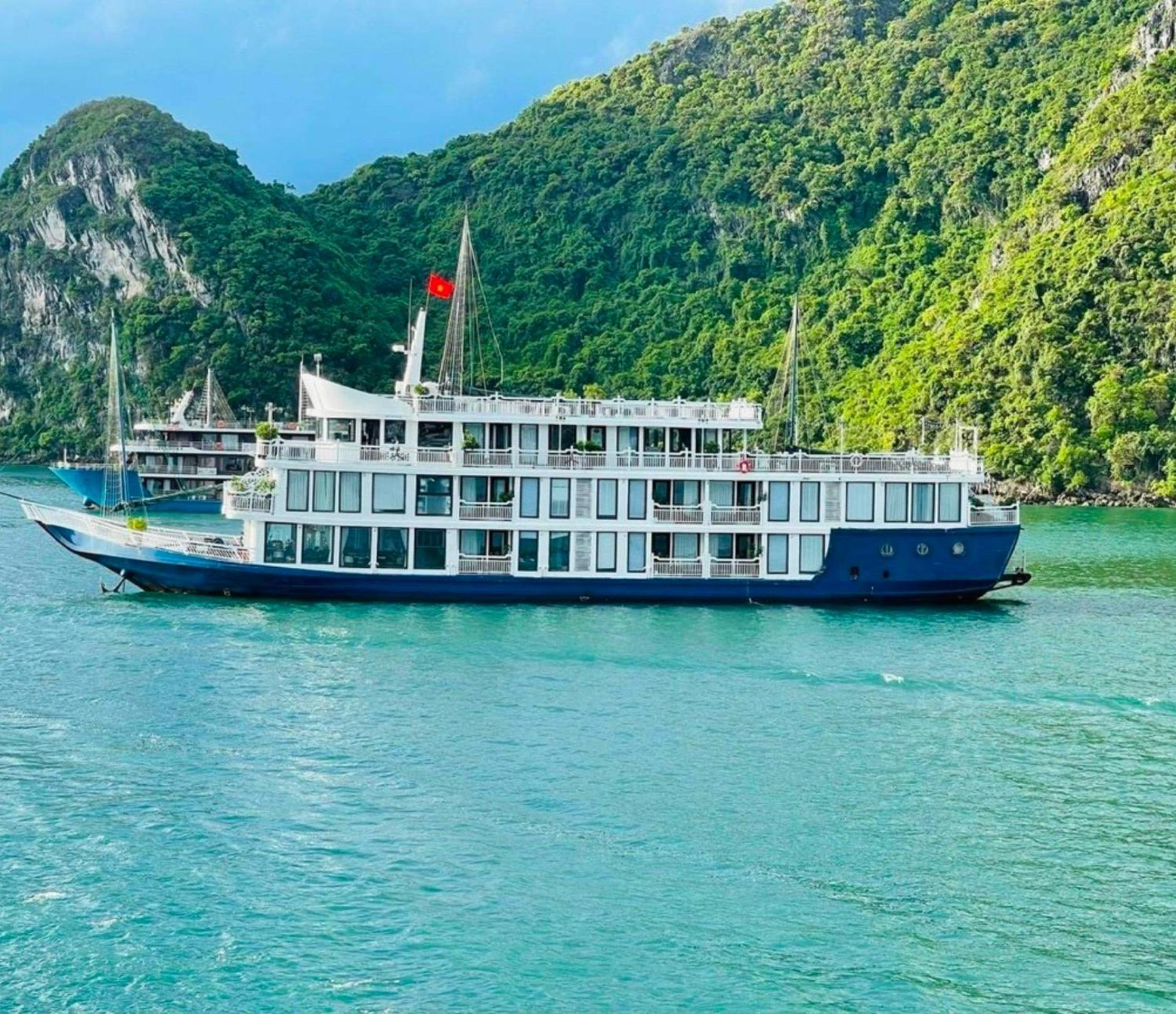 Hotel Lotus Elegance Cruise à Hạ Long Extérieur photo